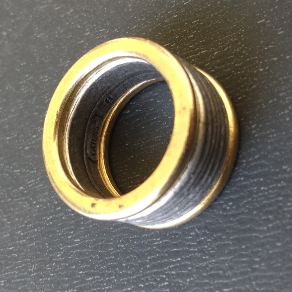 Vintage Guess ring - Picture 3 of 6